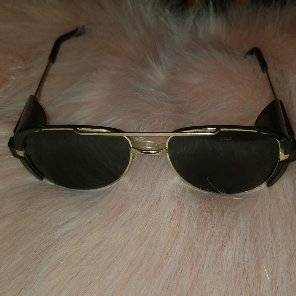 Protective sunglasses